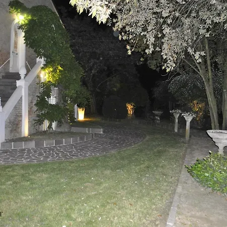 德拉法萨纳拉酒店