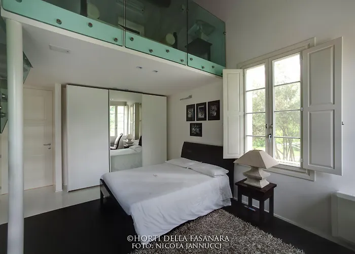 德拉法萨纳拉酒店 *