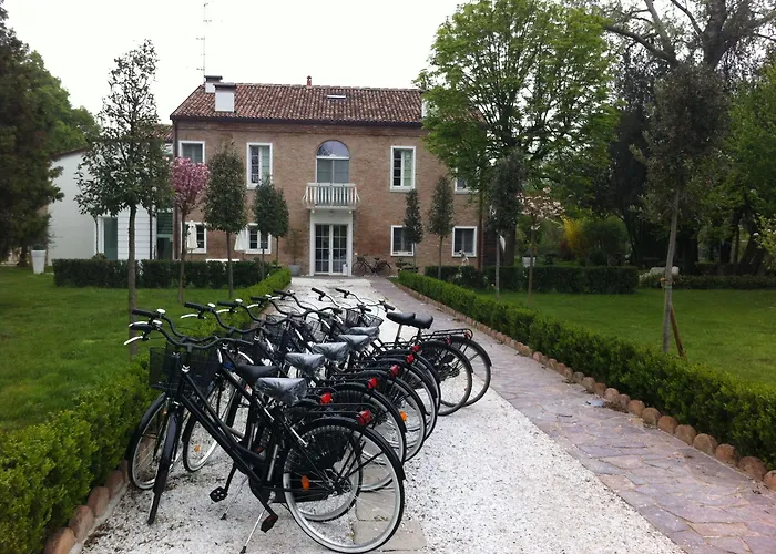 德拉法萨纳拉酒店 费拉拉