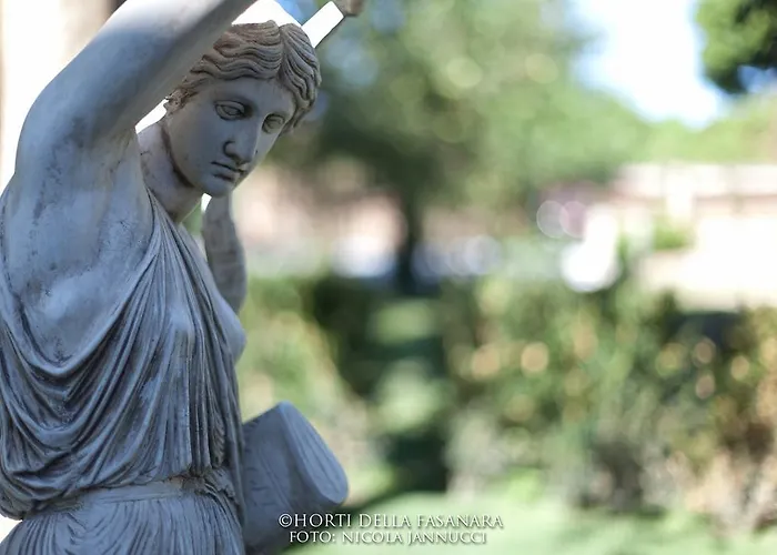 德拉法萨纳拉酒店