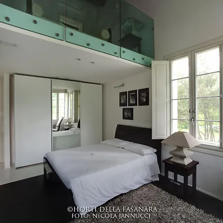 德拉法萨纳拉酒店 *