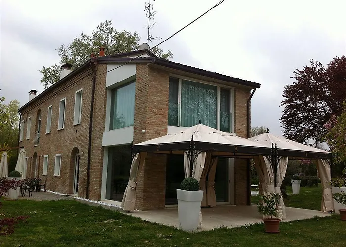 Horti Della Fasanara Kır Evi *